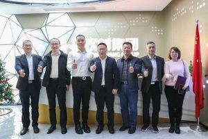 广州市与番禺区人力资源和社会保障局领导莅临开云（中国）Kaiyun·官方网站集团调研指导